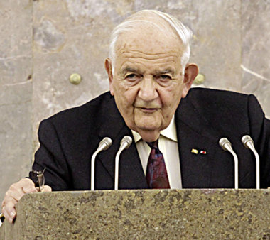 Alfred Grosser
