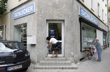 Könnte auch diese Filiale bald wiedereröffnet werden? ... Könnte auch diese Filiale bald wiedereröffnet werden? ...