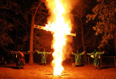 Mitglieder des »Ku-Klux-Klan« im Jahr 2010 in den US... Mitglieder des »Ku-Klux-Klan« im Jahr 2010 in den US...