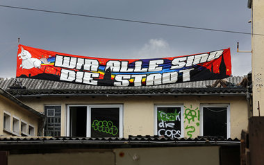 Das besetzte Haus in der rheinland-pfälzischen Landeshaupts... Das besetzte Haus in der rheinland-pfälzischen Landeshaupts...