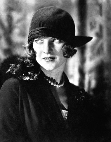 Mode als Statement von Emanzipation zeigt Edward Steichen in den... Mode als Statement von Emanzipation zeigt Edward Steichen in den...
