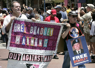 Freiheit für Bradley Manning – Protestaktion bei der Homosexuell...