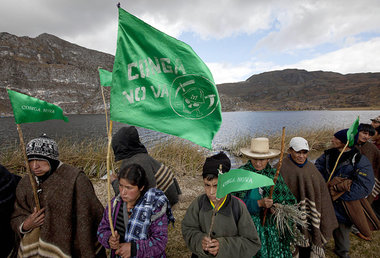 Demonstration gegen »Minas Conga« am Mamacocha-See i... Demonstration gegen »Minas Conga« am Mamacocha-See i...