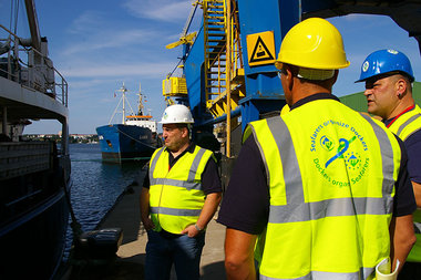 Dumping der Reeder aufdecken und stoppen: Aktivisten der Interna...