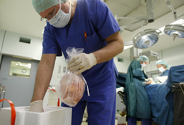 Transplantationen bei Privatpatienten sind lukrativer: Eine Spen...