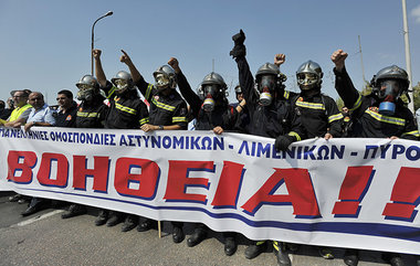 Helfer rufen um Hilfe: Protest von Feuerwehrleuten am Sonnabend ... Helfer rufen um Hilfe: Protest von Feuerwehrleuten am Sonnabend ...