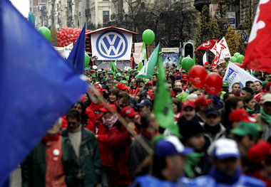 Demonstration für die streikenden VW-Arbeiter am Sonnabend in Br... Demonstration für die streikenden VW-Arbeiter am Sonnabend in Br...