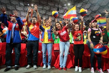 Chávez-se-reunió-con-la-juventud-en-el-Poliedro-8.jpg