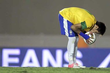 Die Liebe zum Elfmeter: Neymar vor dem 2:1