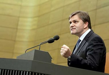 Merkw&uuml;rdig: Der Mann tritt auf, es gibt Krawall. Niedersach...