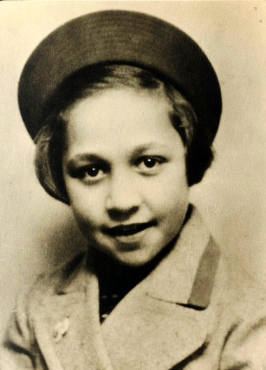 Sara-Stella Carlebach, geboren 1928, ermordet 1942 Sara-Stella Carlebach, geboren 1928, ermordet 1942