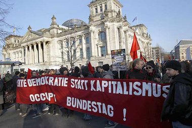12. November 2011: Occupy-Protest vor dem Reichstagsgeb&auml;ude...