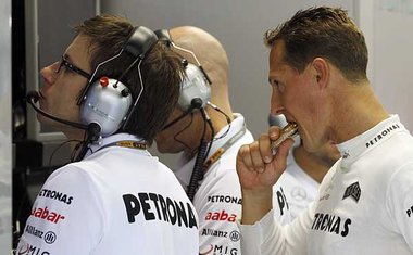 Schumacher m&uuml;mmelt in der zweiten Reihe