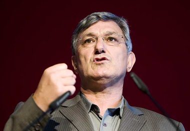 Riexinger setzt neue Akzente. Erstmals trat ein Vorsitzender der...