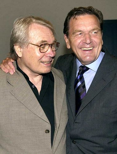 Mangel an kritischer Distanz: Trotz Hartz-Gesetzen und Agenda 20... Mangel an kritischer Distanz: Trotz Hartz-Gesetzen und Agenda 20...