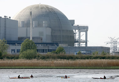 Was k&uuml;mmert diesen K&uuml;hlturm das Atomgesetz? AKW Unterw...