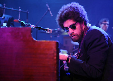Einschr&auml;nkung neuer Musikpraktiken: DJ Danger Mouse (hier i...