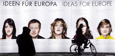 Oftmals trügt der Schein: EU-Werbung an Bundestagsgebä... Oftmals trügt der Schein: EU-Werbung an Bundestagsgebä...