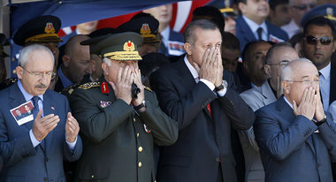 Hat die Generale fest in der Hand: Ministerpr&auml;sident Recep ...