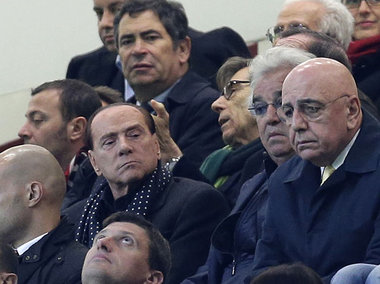 Geld gewinnt nicht immer: Silvio Berlusconi verdrie&szlig;t das ...
