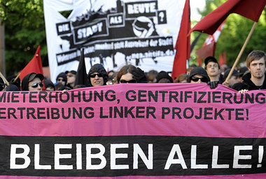 »Wir bleiben alle« – Demonstration gegen steig... »Wir bleiben alle« – Demonstration gegen steig...