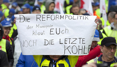 Flughafen-Bodenpersonal demonstriert in Brüssel gegen Liber... Flughafen-Bodenpersonal demonstriert in Brüssel gegen Liber...