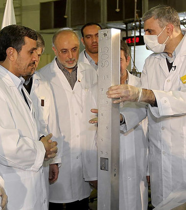 Irans Pr&auml;sident Mahmud Ahmadinedschad besucht Forschungsrea...