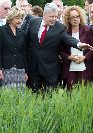 Bundespr&auml;sident Joachim Gauck erkl&auml;rt der &shy;k&uuml;...