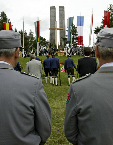 »Heldengedenken« der Gebirgsjäger am 15. Mai 2005 bei Mittenwald...
