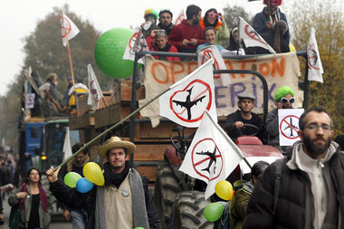 Demonstration gegen den neuen Großflughafen am 17. November in N...