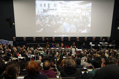 Blick auf die Bewegung. Voller Saal bei SDS-Kongreß in Köln