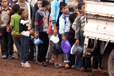 Syrische Kinder in einem Fl&uuml;chtlingscamp in Atimeh an der t...