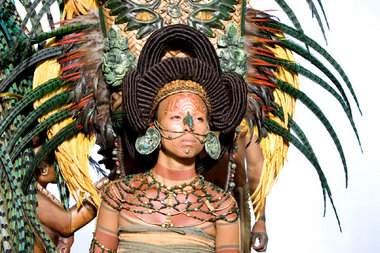 Die Sabine Christiansen der Maya (Tempelpriesterin) Die Sabine Christiansen der Maya (Tempelpriesterin)