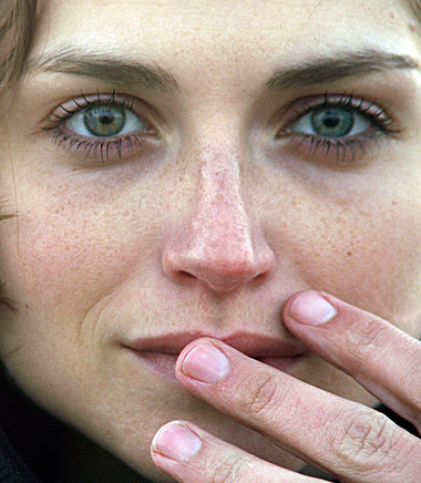 Eve (Marie-Eve Nadeau) hat eine Entscheidung getroffen … ... Eve (Marie-Eve Nadeau) hat eine Entscheidung getroffen … ...