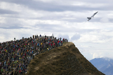 Axalp bei Meiringen im Kanton Bern am 11. Oktober: Flugschau der... Axalp bei Meiringen im Kanton Bern am 11. Oktober: Flugschau der...
