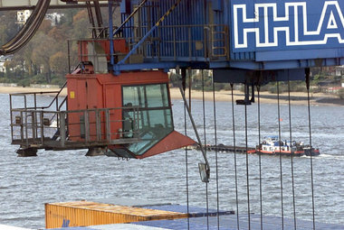 Heute werden viele Container auf den Schiffen bleiben Heute werden viele Container auf den Schiffen bleiben