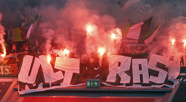 Wo Rauch ist, sind auch Ultras (hust, hust!) Wo Rauch ist, sind auch Ultras (hust, hust!)