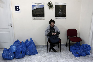 27. Dezember in Athen: Warten auf ein Geschenkpaket der Stadtver...