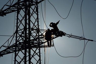 Die Energiewende paßt mächtigen Unternehmergruppen ni... Die Energiewende paßt mächtigen Unternehmergruppen ni...