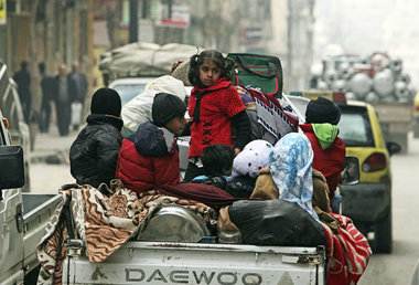 Flucht aus dem umkämpften Aleppo (2. Januar 2013) Flucht aus dem umkämpften Aleppo (2. Januar 2013)