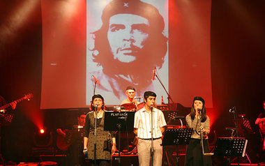 Grup-Yorum-Konzerte sind popul&auml;r: Im April 2012 kamen 35000...