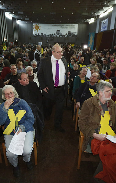 Minister mit Bewegungsaktivisten: Altmaier am Montag abend im B&...