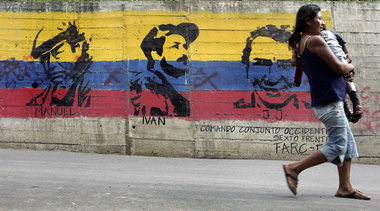 Comandantes der FARC auf einem Wandbild im kolumbianischen El Pa... Comandantes der FARC auf einem Wandbild im kolumbianischen El Pa...