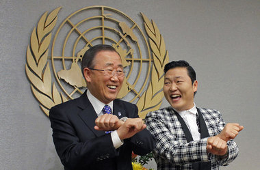 Musische UNO: Ban Ki Moon (l.) übt den »Gangnam-Style... Musische UNO: Ban Ki Moon (l.) übt den »Gangnam-Style...