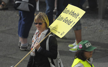 Warnstreik der sächsischen Lehrer für höhere Geh&... Warnstreik der sächsischen Lehrer für höhere Geh&...