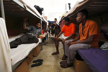 Fl&uuml;chtlinge im Lager Safi bei Valletta auf Malta