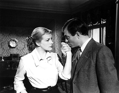 &raquo;Gef&auml;hrlicher Urlaub&laquo;: Bettina (Hildegard Knef)...