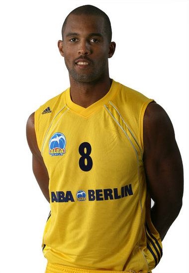 Chris Owens konnte weder Alba noch Avery helfen Chris Owens konnte weder Alba noch Avery helfen