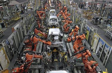 Automatisierte Fertigungsstraße im Ford-Werk von Chengalpattu/In... Automatisierte Fertigungsstraße im Ford-Werk von Chengalpattu/In...