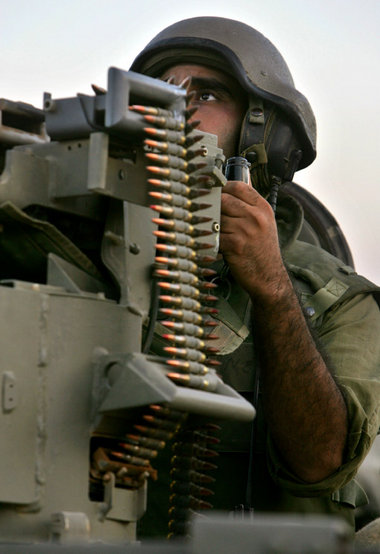 Israelischer Panzersoldat auf libanesischem Gebiet, August 2006